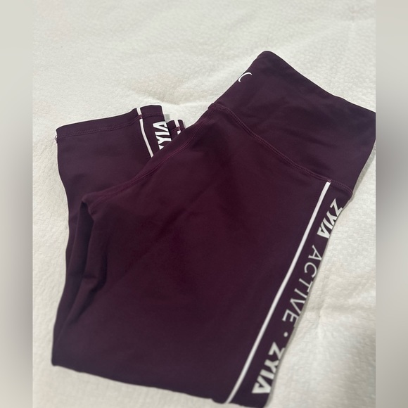 Zyia Plum Logo Stripe Light n Tight Hi-rise Crop 17" size 6-8 - Picture 7 of 8